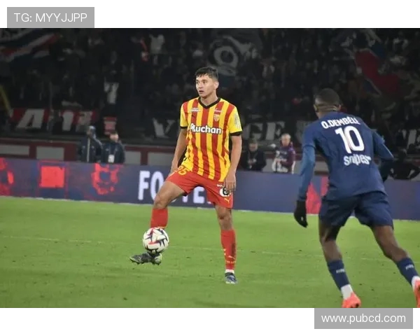 法甲赛季最佳守门员：法甲赛季最佳守门员的表现与成就