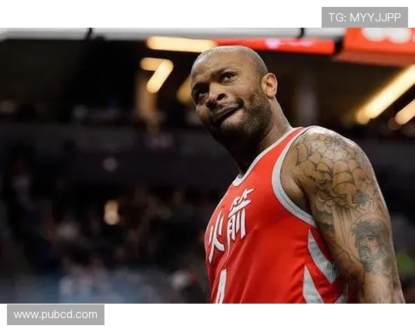 火箭队球员安德森高清照片及职业数据