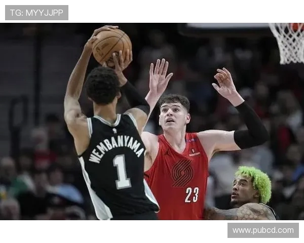 文班亚马半场表现全能斩获11分8板4助3帽1断正负值高达15