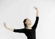 民族舞的基本手法与步法-民族舞技巧动作有哪些