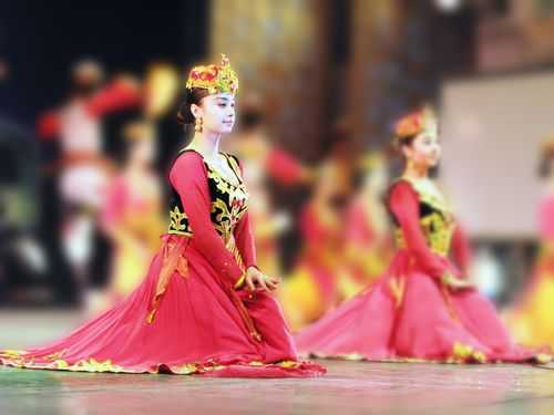 新疆民族舞蹈有哪些,新疆少数民族舞蹈有哪些 