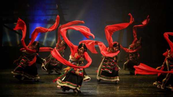  藏族舞蹈动作有哪些「藏族舞蹈基本动作演示」