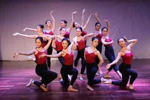 深圳舞蹈学院都有哪些「深圳舞蹈学院都有哪些专业」