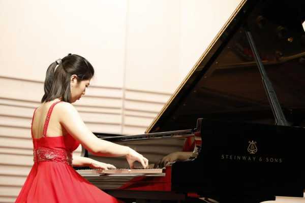 陈小雨钢琴演奏视频